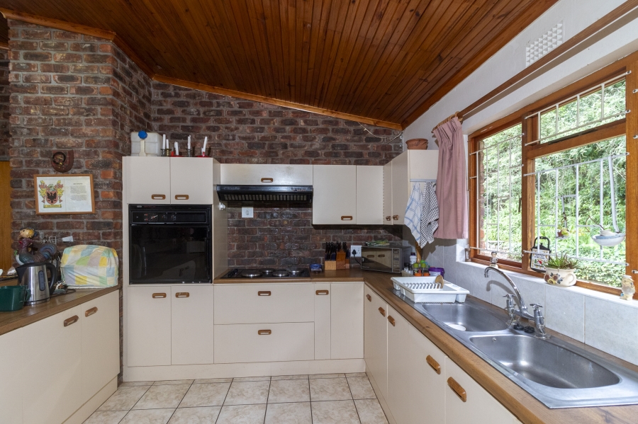 4 Bedroom Property for Sale in Bathurst Eastern Cape